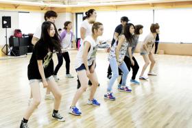 ภาพเบื้องหลังการซ้อมคอนเสิร์ตของ JYP Nation 