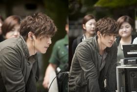 คิมฮยอนจุง (Kim Hyun Joong) เช็คหน้าจอมอนิเตอร์ City Conquest ด้วยตัวเอง!