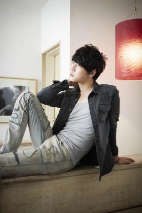 แจจุง (Jae Joong) พูดคุยเกี่ยวกับความสัมพันธ์ของเขากับรุ่นน้อง?