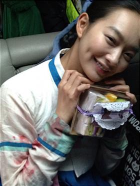ชินมินอา (Shin Min Ah) ขอบคุณแฟนๆ ที่ส่งอาหารให้ที่กองถ่าย!