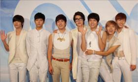 วง Infinite จัดกิจกรรมแจกลายเซ็นต์ให้กับแฟนๆ ชาวญี่ปุ่น