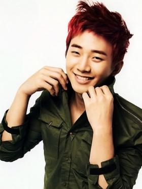 จุนโฮ (Junho) ถูกทาบทามให้นำแสดงภาพยนตร์เรื่อง Stakeout