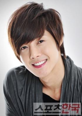 คิมฮยอนจุง (Kim Hyun Joong) ต่อสัญญากับทาง Key East Entertainment?