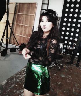 Suzy ทักทายแฟนๆ ด้วยภาพถ่ายภาพจากกองถ่ายนิตยสารแฟชั่น Z..Zin