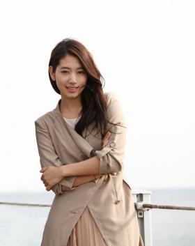 ปาร์คชินเฮ (Park Shin Hye) เป็นนักแสดงรับเชิญในละคร King of Dramas