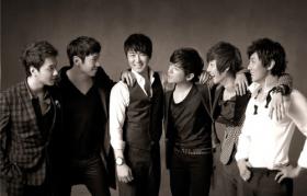 วง Shinhwa จะเปิดตัวดีวีดีพิเศษเพื่อฉลองครบรอบ 14 ปี