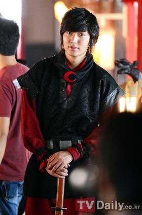 อีมินโฮ (Lee Min Ho) กล่าวขอบคุณสำหรับการปิดกล้องละครเรื่อง Faith