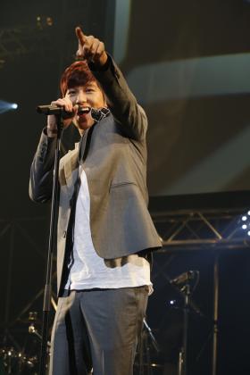 แฟนๆ ต้อนรับคอนเสิร์ต Kim Bum Japan Live 2012 ของคิมบอม (Kim Bum) อย่างอบอุ่น!