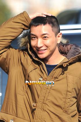 อีทึก (Lee Teuk) จะร่วมแสดงละครเพลง