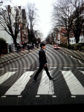 จินอูน (Jin Woon) ทักทายแฟนๆ ด้วยภาพคล้ายกับวง Beatles?