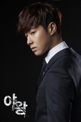 ภาพยูนโฮ (Yunho) จากผลงานละครเรื่องใหม่ Queen of Ambition 