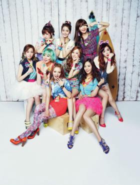 ภาพวง SNSD เป็นนางแบบพรีเซ็นเตอร์ให้กับ Baby-G