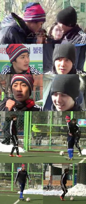 คิมฮยอนจุง (Kim Hyun Joong) และคิมฮยองจุน (Kim Hyung Joon) ไปซ้อมเตะฟุตบอลด้วยกัน