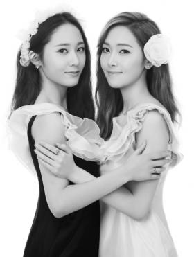 ภาพ Jessica และ Krystal สำหรับคอลเลคชั่นใหม่แบรนด์ STONEHENGE 