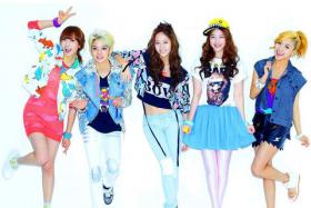 วง f(x) ร่วมรายการเรียลิตี้โชว์ Amazing f(x)!