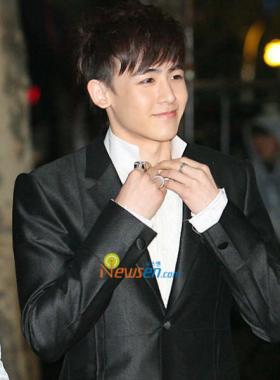 20081118News04_Front.jpg