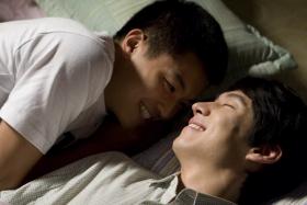 ชัยชนะของหนังเกย์เกาหลี : ศาลชี้กองเซ็นเซอร์ให้เรตเอ็กซ์ Just Friends? ไม่เป็นธรรม