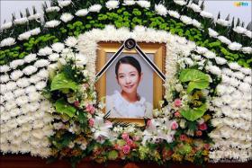 "จองดาบิน" (Jeong Da-bin) ได้แต่งงานเป็นฝั่งเป็นฝาหลังเสียชีวิตไปแล้ว 4 ปีเต็ม