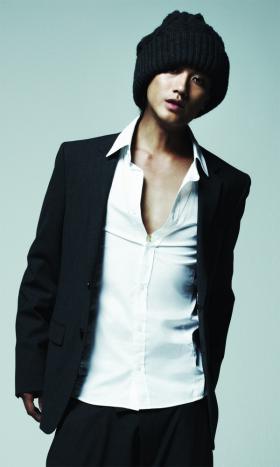 จิน อาคานิชิ (Jin Akanishi) เปิดตัวตอนแรกของเว็บซีรีย์ The Takeover