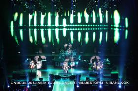 &quot;CN Blue&quot; โชว์พลังบลูสตอร์มสุดมันส์ได้ใจแฟน