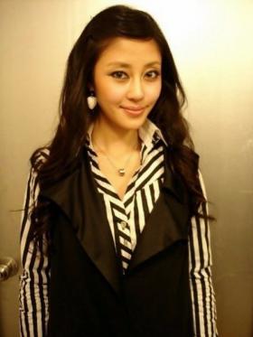 &quot;อีจีฮยอน&quot; (Lee Ji Hyun) อดีตสมาชิกวง Jewelry โดนลือหน้าเปลี่ยน เหตุอัพหน้ามากเกิน