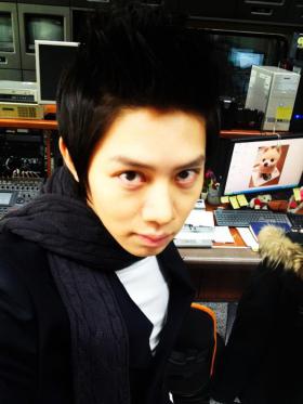 ฮีชอล (Hee Chul) สวดยับแฟนคลับ “ซาแซง” ก่อนปิดทวิตเตอร์