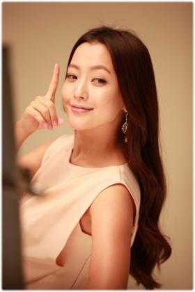 ขวัญใจคนเก่า คิมฮีซอน (Kim Hee Sun) คืนจอแก้ว