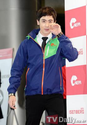 นิชคุณ (NichKhun) ออกงานที่เกาหลีครั้งแรกอย่างเป็นทางการ หลังเกิดอุบัติเหตุ