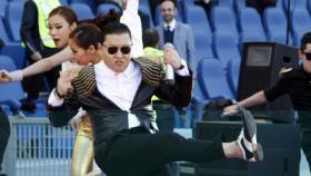 ไซ (Psy) เจอเหยียดผิวโดนโห่ยับ หลังขึ้นแสดงศึกฟุตบอลอิตาลี?