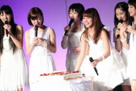 Morning Musume ฉลอง 16 ขวบ