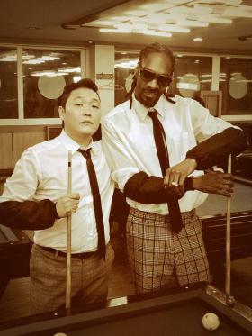 ถึงเกาหลีแล้ว สนูป ด็อกก์ (Snoop Dogg) แจมเอ็มวีใหม่ ไซ (Psy)