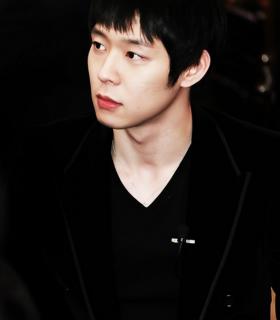 เกือบเป็นเรื่อง! ยูชอน (Yoochun) โดนแบล็คเมล์ปล่อยภาพลับจากมือถือ