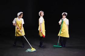 แหวกแนว! Orange Caramel คัมแบ็คด้วยชุดสาวทำความสะอาด