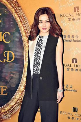 เผย กวนจื่อหลิน (Rosamund Kwan) ถอนตัวจากวงการเพราะเนื้องอกในสมอง