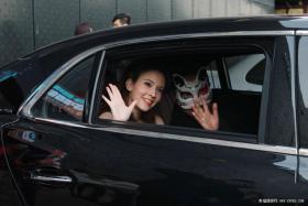 โอละพ่อ! โรล่า (Rola) ค่าตัว 15 ปี พันล้านเยน แค่กุข่าว!? เผยของจริงชั่วโมงละแสนเยน