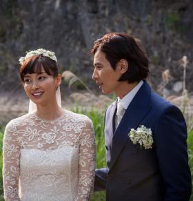 ทึ่ง! พิธีวิวาห์แบบพอเพียง วอนบิน (Won Bin) - อีนายอง (Lee Na Young) ควักกระเป๋าแค่หลักหมื่นบาท