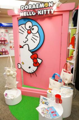 คาวาอี้! ญี่ปุ่นจำหน่ายสินค้าโดราเอมอน (Doraemon) ประกบคิตตี้ (Hello Kitty) เป็นครั้งแรก