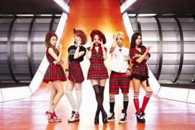 วง f(x) ครองชาร์ตเพลงต่างๆด้วยผลงานในอัลบั้ม Pink Tape!