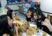 ภาพวง Sistar กำลังเพลิดเพลินกับการทานอาหาร