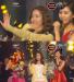 ยูนอา (YoonA) มาแสดงความยินดี Taetiseo ที่รายการ Music Bank!