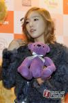 IU, แทยอน (Tae Yeon), ยูนอา (YoonA) และโซฮยอน (Seo Hyun) ไปร่วมงาน 2011 Seoul Doll Fair 