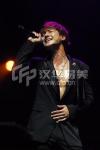 แฟนๆ ชาวจีนส่งเสียงเชียร์คิมฮยอนจุง (Kim Hyun Joong) ที่เผยให้เห็นหุ่นของเขา!