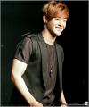 แฟนๆ ชาวจีนส่งเสียงเชียร์คิมฮยอนจุง (Kim Hyun Joong) ที่เผยให้เห็นหุ่นของเขา!