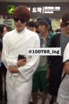 ซองยอล (Sung Yeol) ทำให้ทุกคนฮือฮาในแฟชั่นแอร์พอร์ตของเขา?