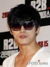 ยูนโฮ (Yunho) และแจจุง (Jae Joong) ถูกเชิญไปร่วมงาน VIP ของภาพยนตร์เรื่อง R2B: Return to Base 