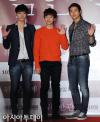 แทคยอน (Taecyeon), จุนโฮ (Junho) และชานซอง (Chan Sung) ไปชมเรื่อง Dangerous Liaisons