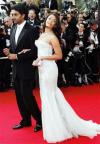 คู่รักบอลลีวูด Aishwarya Rai และ Abhishek Bachchan ไม่พลาดมาเปิดตัวที่คานส์อยู่แล้ว