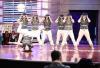 กับทีมเต้นหญิงล้วน Beat Freak ในรายการ America's Best Dance Crew