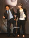 กับศิลปินในสังกัด
