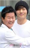 สองพ่อลูก แทจินอา กับอีรู